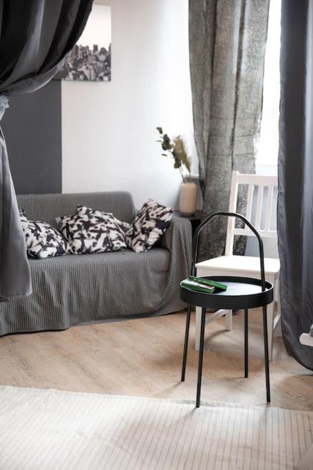 - Nice New York Apartment In The Heart Of Duisburg - Betten & Sofa - 5 Mins Central Station Hbf - Big Tv & Wifi - Zewnętrze zdjęcie